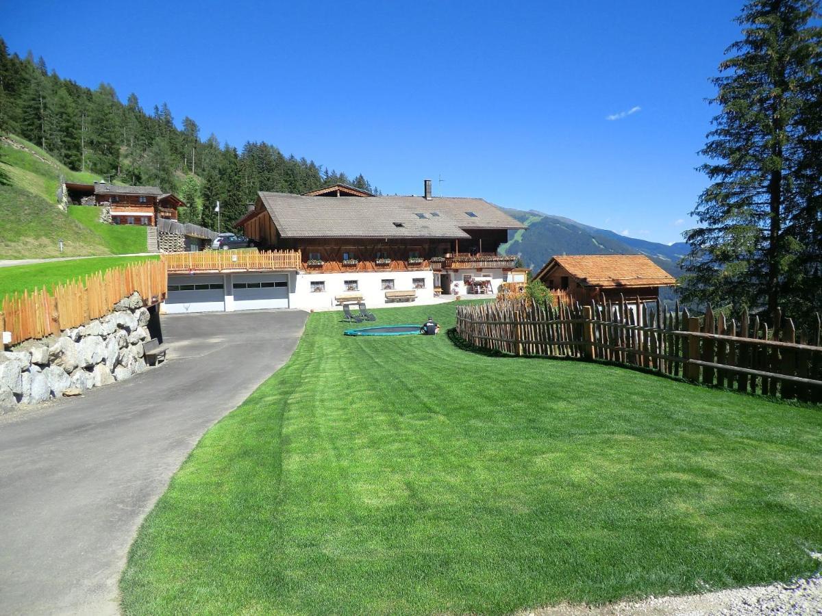 Glinzhof Mountain Natur Resort Agriturismo San Candido Exterior photo