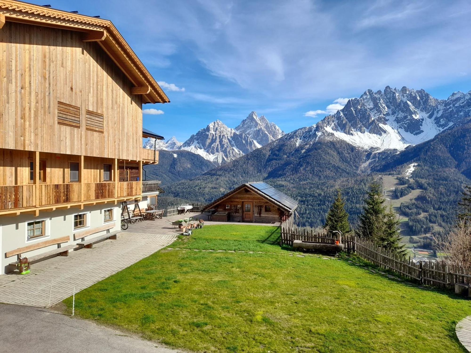 Glinzhof Mountain Natur Resort Agriturismo San Candido Exterior photo