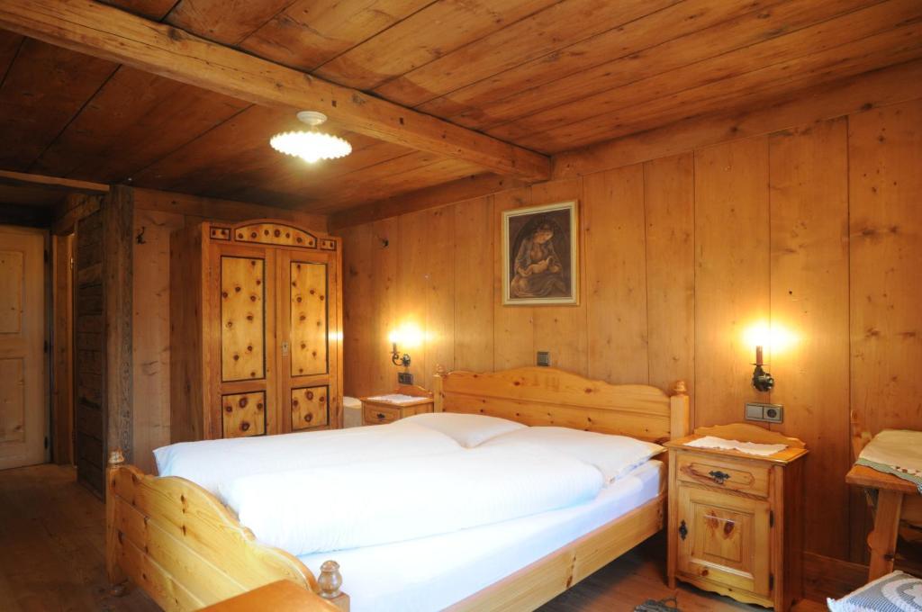 Glinzhof Mountain Natur Resort Agriturismo San Candido Room photo