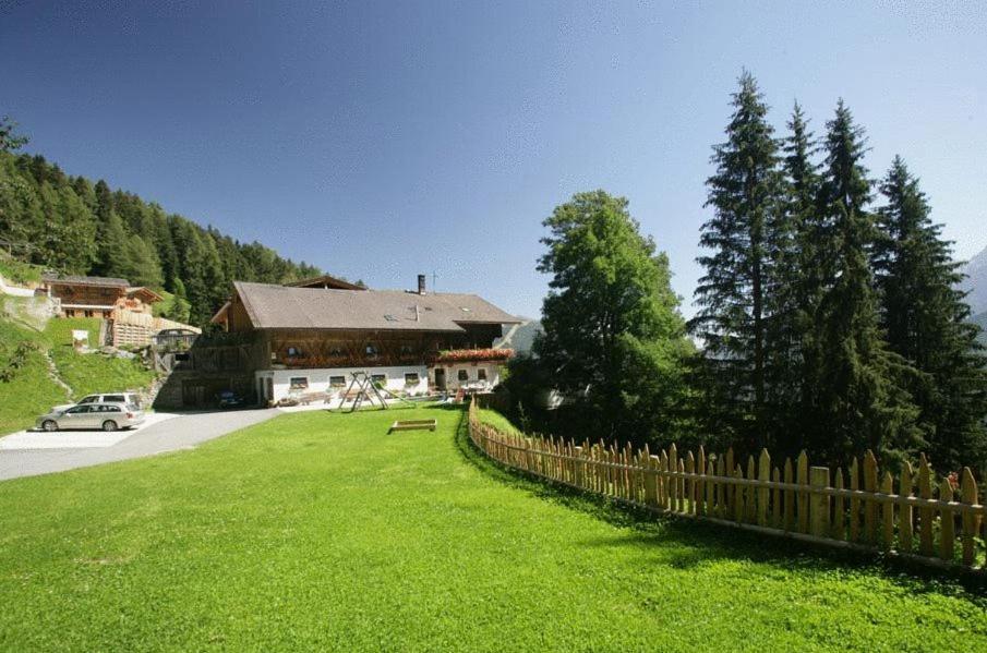 Glinzhof Mountain Natur Resort Agriturismo San Candido Exterior photo